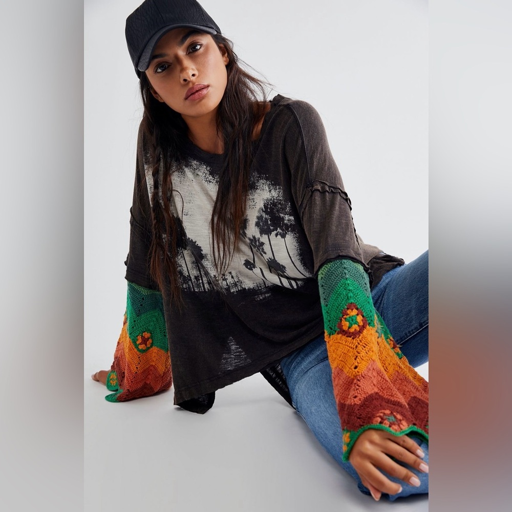 Free People So Edgy Longsleeve Tshirt Graphic Palm Trees Crochet Bell Sleeve M/L